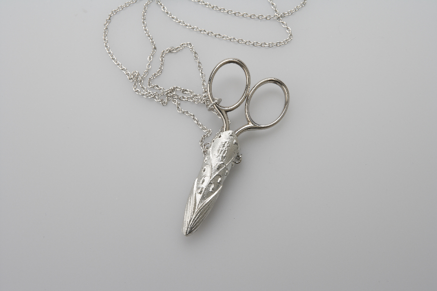 60012_Lily-of-the-valley-scissors-case