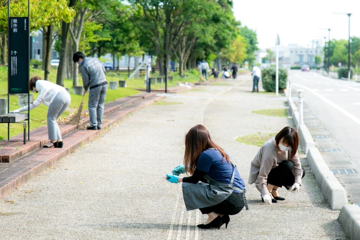 本社周辺の清掃活動