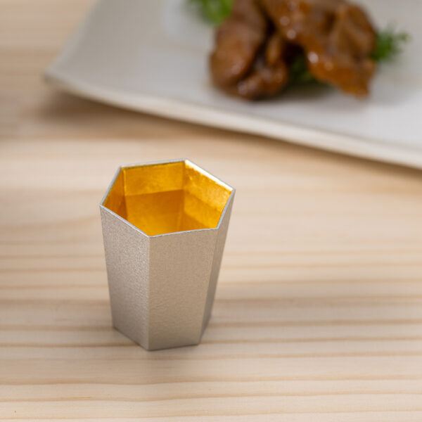 ぐい呑 - 六 - 金箔